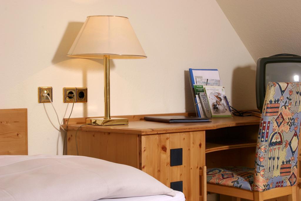 Flair-Hotel Zum Benediktiner Schwarzach am Main Room photo